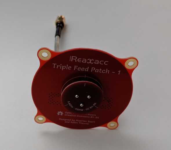 realacc triple feed patch antenna