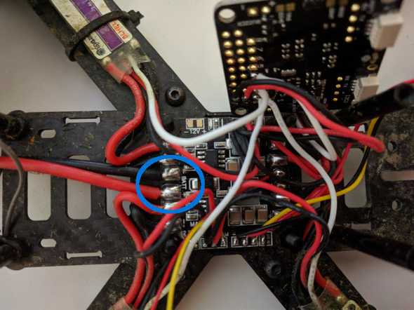 Battery leads connection on PDB